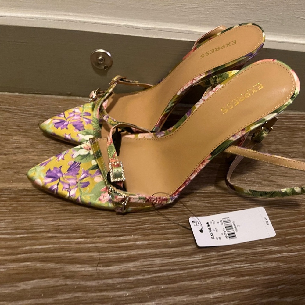 Express Sandals